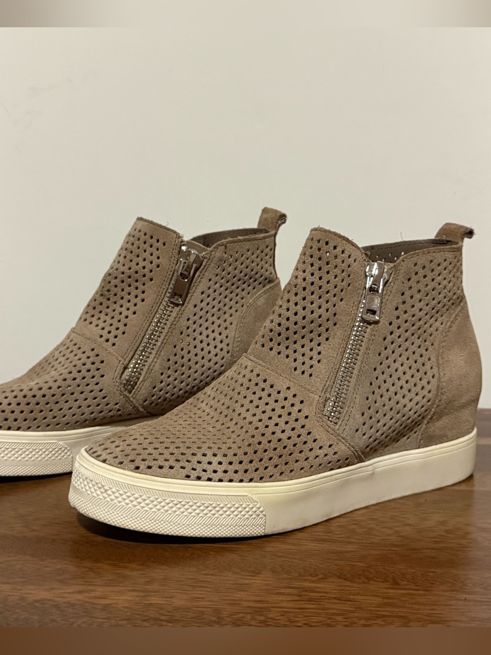 Steve Madden Wedgie-P Taupe Perforated Suede Wedge Sneakers Women’s 8.5